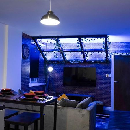 לידס Stunning Two Bed City Centre Apartment מראה חיצוני תמונה