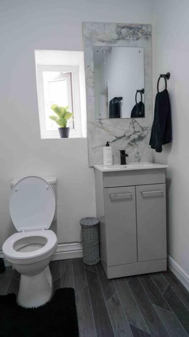 לידס Stunning Two Bed City Centre Apartment מראה חיצוני תמונה