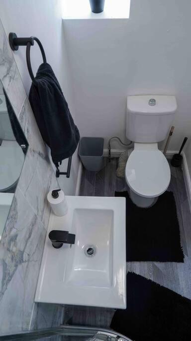 לידס Stunning Two Bed City Centre Apartment מראה חיצוני תמונה